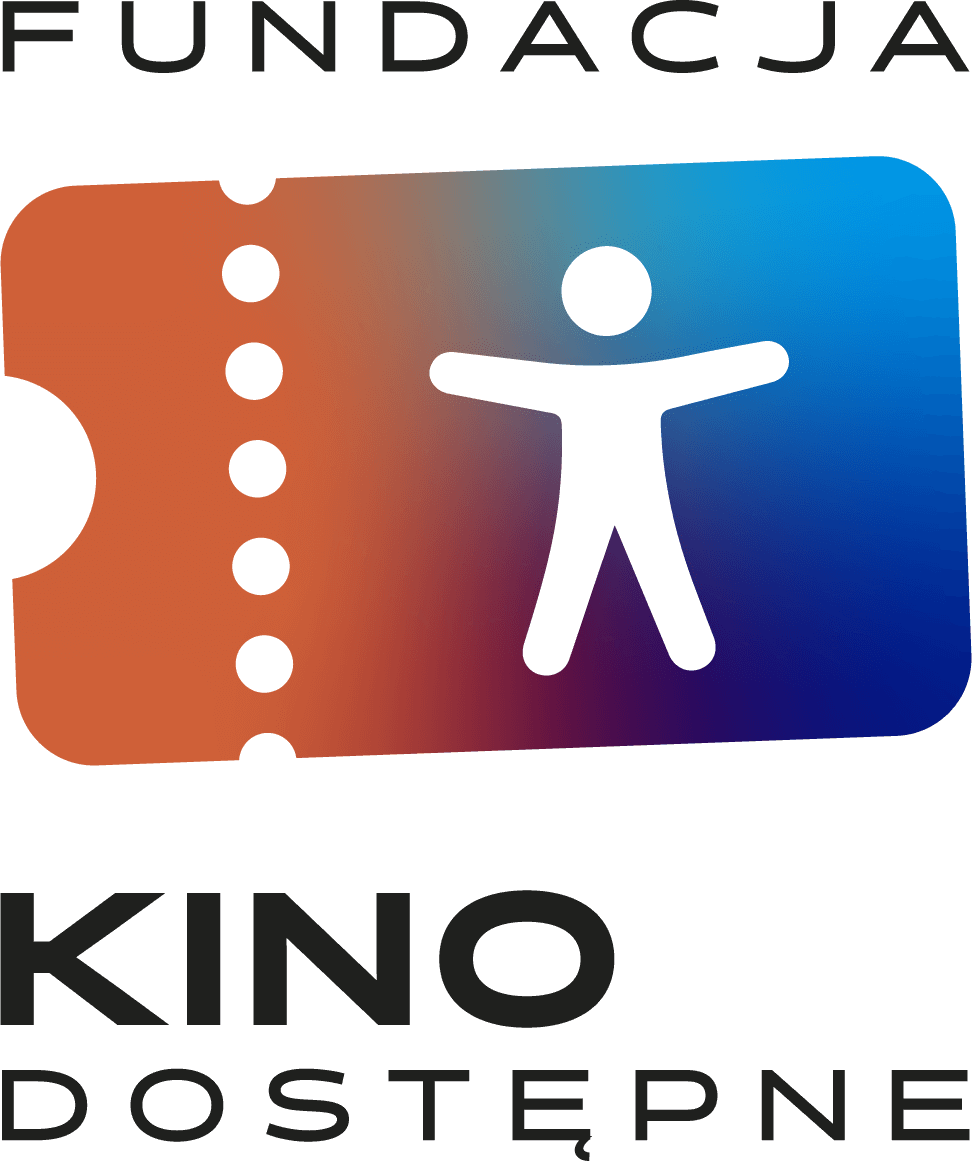 Logo przedstawia gradientowy bilet do kina z symbolem dostępności w środku. Powyżej znajduje się słowo Fundacja, a poniżej słowa Kino Dostępne napisane pogrubionymi, czarnymi literami.