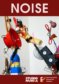 Plakat do filmu Noise, przedstawiający zestaw codziennych przedmiotów, takich jak lejek, wałek malarski, nożyczki, żarówka i taśma VHS, umieszczony na jednolitym tle, z pogrubionym białym tekstem u góry.