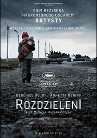 Plakat filmu przedstawia kobietę trzymającą dziecko, stojącą na opustoszałej drodze z rozbitymi pojazdami i ludźmi w tle. Wyświetlany jest tytuł Rozdzieleni i nazwiska aktorów, z tekstem po polsku powyżej i poniżej.