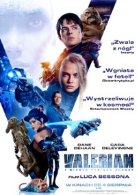 Polski plakat filmowy do filmu Valerian, przedstawiający głównych bohaterów (w tych rolach występują Dane DeHaan i Cara Delevingne), elementy futurystycznego science fiction, statki, kosmitów oraz cytaty z recenzji w języku polskim.