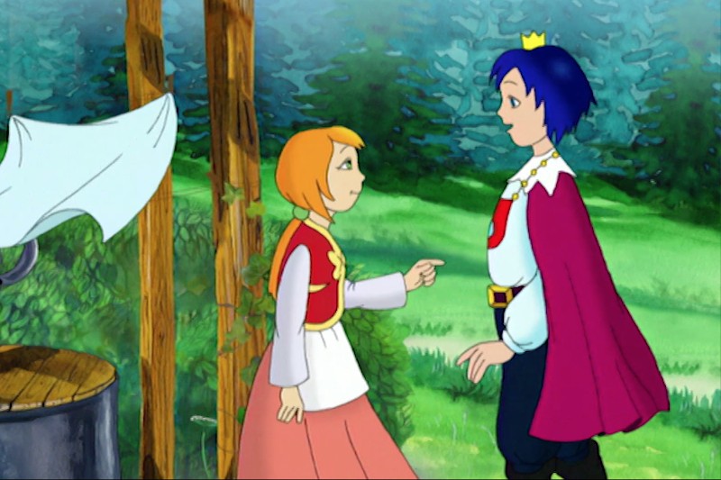 Animowana dziewczynka z pomarańczowymi włosami wskazuje na niebieskowłosą osobę w koronie i czerwonym płaszczu. Stoją na zewnątrz przy drewnianej studni, z drzewami i zielenią w tle.