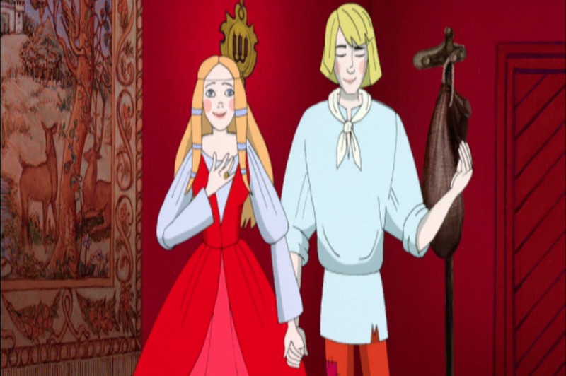 Animowana scena przedstawia uśmiechniętą kobietę w długiej, czerwonej sukni i mężczyznę w jasnoniebieskim ubraniu, trzymających się za ręce, stojących w bogato zdobionym pomieszczeniu z czerwonymi ścianami i gobelinem przedstawiającym jelenia w tle.