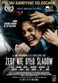 Polski plakat filmowy przedstawiający zrozpaczonego młodego mężczyznę, którego kilka rąk siłą powstrzymuje. Tytuł Żeby nie było śladów jest widoczny, a na górze znajdują się loga festiwali i wzmianki o nagrodach.