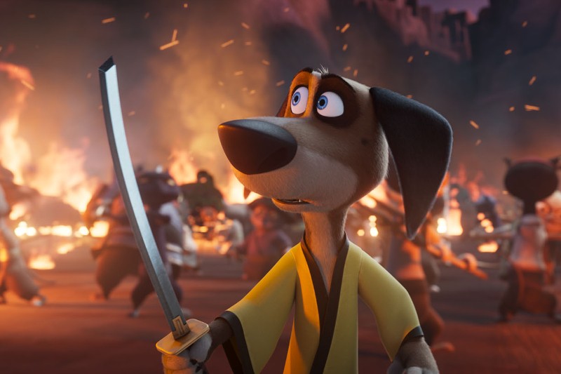 Animowany pies w żółtej szacie trzyma miecz i ma zaniepokojony wyraz twarzy. Stoi na tle chaotycznej sceny z ogniem i walczącymi postaciami w tle.