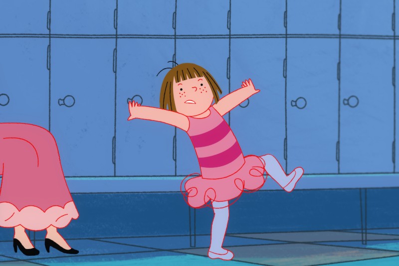 Animowana dziewczyna w różowej sukience w paski i tutu przybiera dramatyczną pozę z wyciągniętymi ramionami i jedną nogą uniesioną przed niebieskimi szafkami. Inna osoba siedzi w pobliżu, głównie poza kadrem.