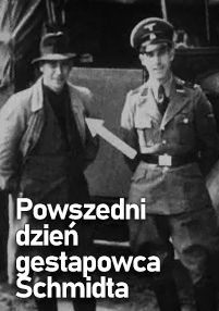 Dwóch mężczyzn stoi obok siebie; jeden nosi ciemny kapelusz i płaszcz, drugi jest ubrany w mundur nazistowskiego Gestapo. Biała strzałka wskazuje na mężczyznę w mundurze. Na obraz nakłada się polski tekst.